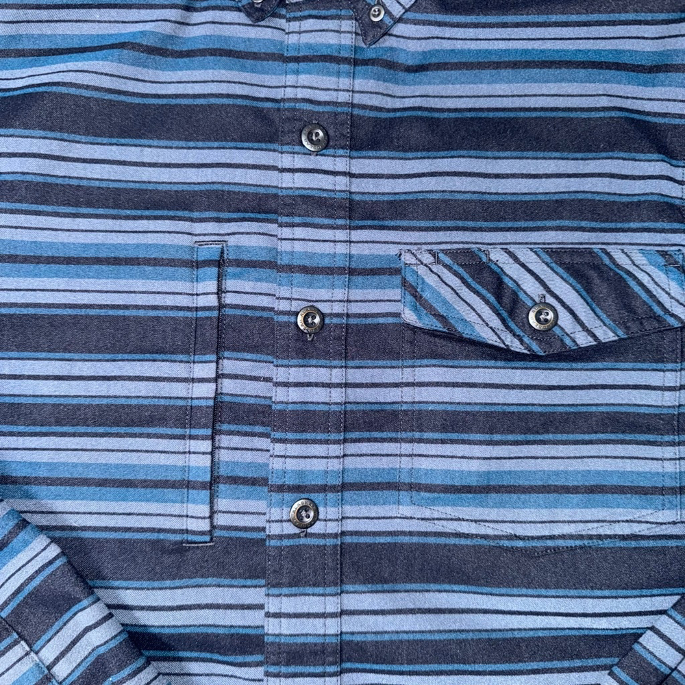 Men's Duluth Untucked Alaskan Hardgear Button-down Standard fit Medium Striped - Picture 4 of 12